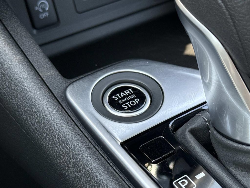 Used 2025 Nissan Sentra SV FWD image 15