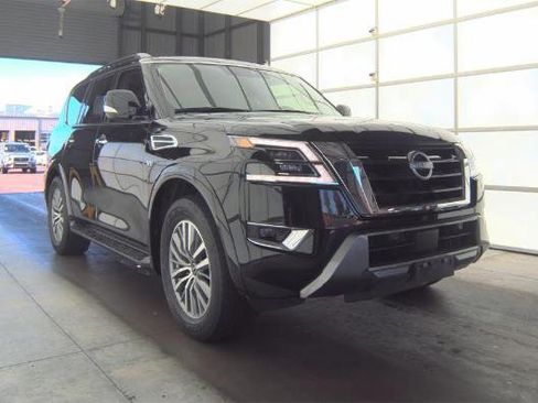 Used 2022 Nissan Armada SV w/ SV Appearance Package image 3