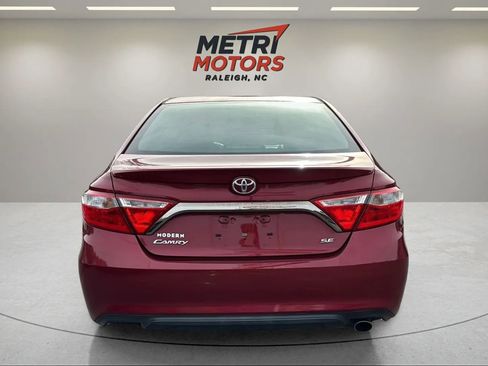 Used 2015 Toyota Camry SE image 4