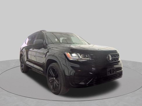 Used 2023 Volkswagen Atlas SEL R-Line AWD/4WD image 3