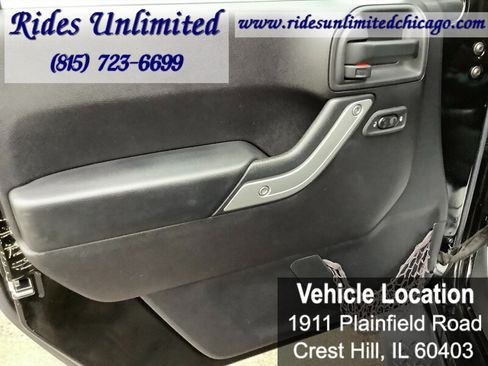 Used 2015 Jeep Wrangler Unlimited Rubicon w/ Dual Top Group AWD/4WD image 9