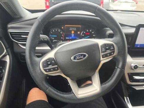 Used 2023 Ford Explorer XLT w/ Equipment Group 202A AWD/4WD image 10