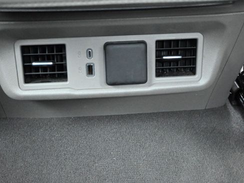 Used 2025 GMC Sierra 1500 SLT AWD/4WD image 15
