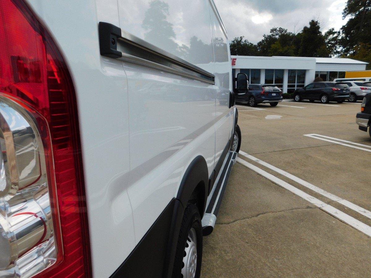 Used 2025 RAM ProMaster 2500 w/ U-Haul Equipment Group FWD image 9