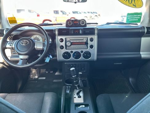 Used 2007 Toyota FJ Cruiser 4WD image 6