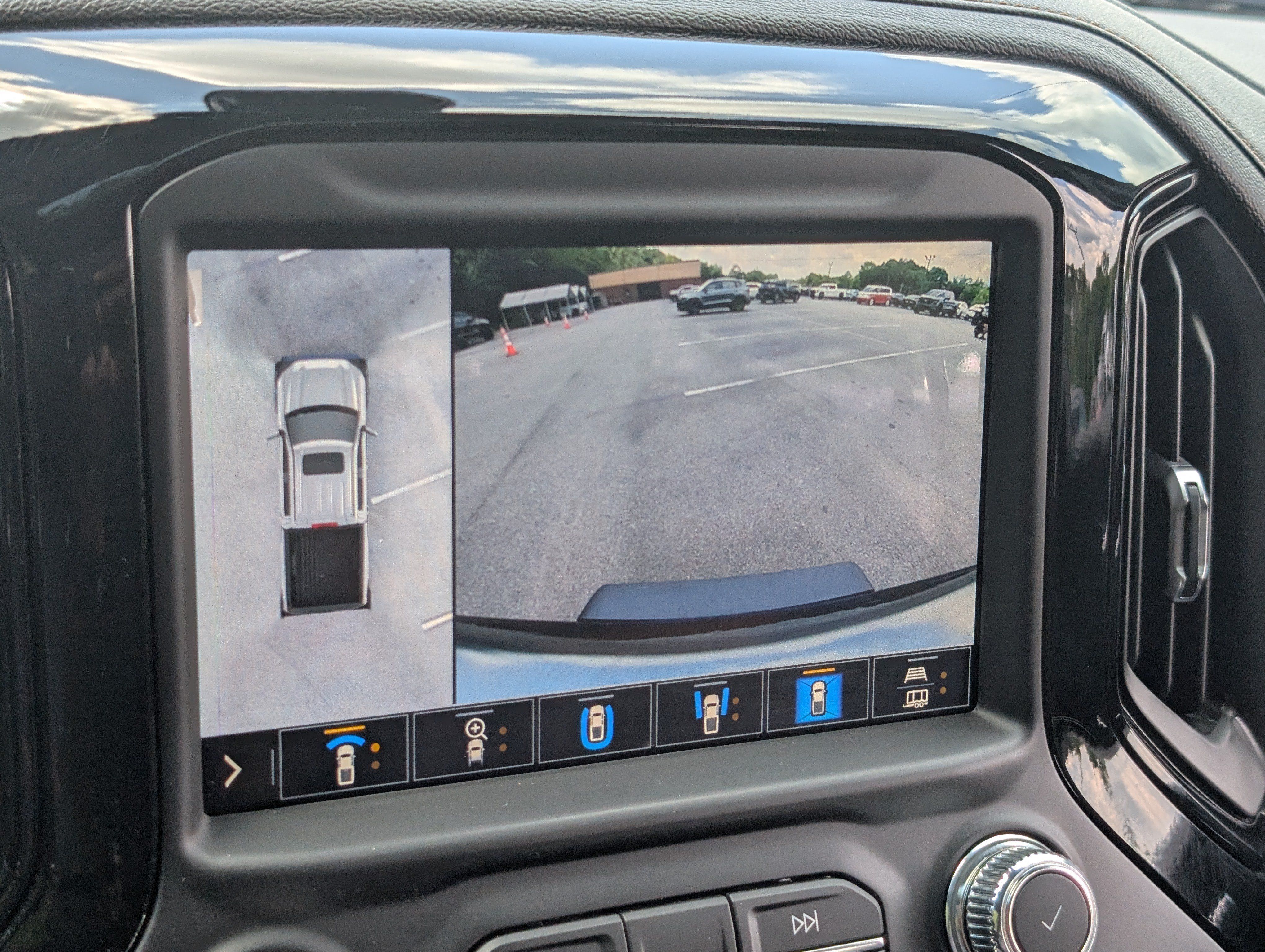 Used 2021 GMC Sierra 1500 AT4 w/ AT4 Premium Package AWD/4WD image 28