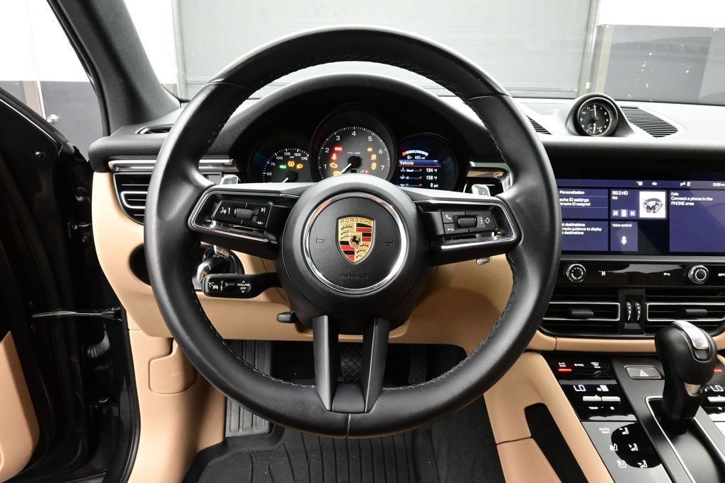 Certified 2022 Porsche Macan S AWD/4WD image 8