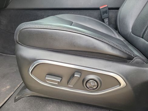 Used 2024 Jeep Wagoneer Series II w/ Flexible Seating Group RWD image 13