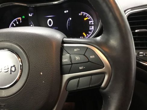 Used 2022 Jeep Grand Cherokee Laredo X AWD/4WD image 37