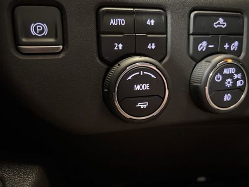 Used 2023 Chevrolet Silverado 1500 LT Trail Boss w/ Convenience Package II image 55