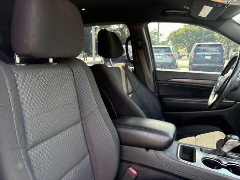 Used 2020 Jeep Grand Cherokee Laredo RWD image 26