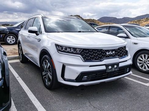 Certified 2023 Kia Sorento EX w/ Panoramic Sunroof Package AWD/4WD image 2