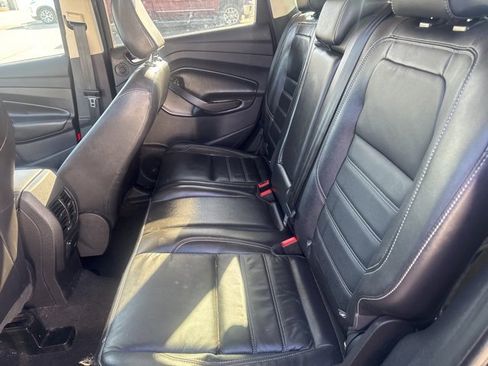 Used 2019 Ford Escape Titanium image 11