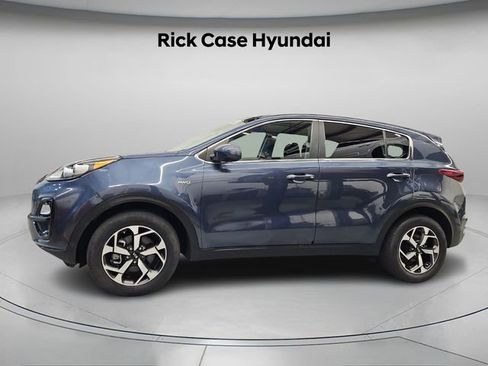 Used 2022 Kia Sportage LX image 3
