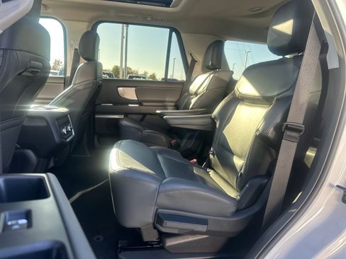 New 2025 Ford Expedition Active image 25