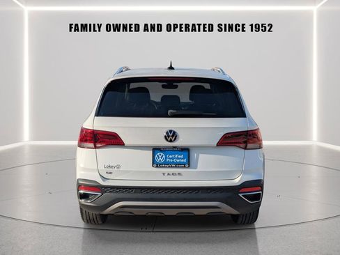 Certified 2023 Volkswagen Taos SE w/ Black Wheel Package FWD image 5