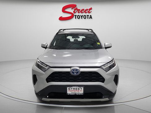 Certified 2022 Toyota RAV4 SE w/ Convenience Package AWD/4WD image 6