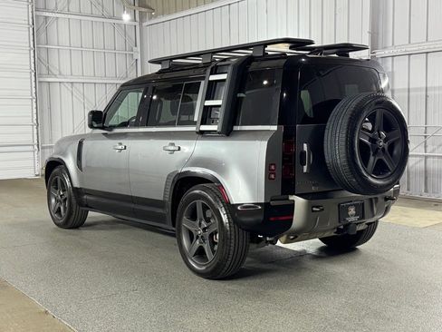 Used 2022 Land Rover Defender 110 X-Dynamic SE image 12