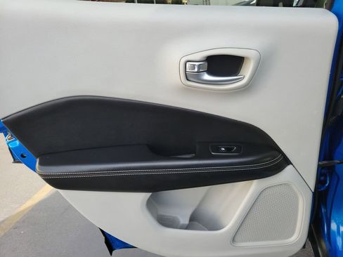 Used 2018 Jeep Compass Latitude image 14