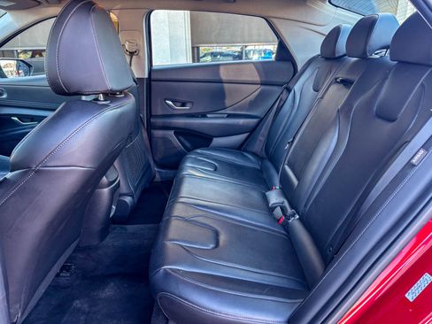 Used 2024 Hyundai Elantra Limited image 21