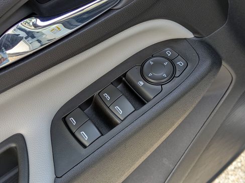 Certified 2022 Chevrolet Equinox LS w/ LS Convenience Package image 11