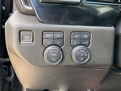 Used 2024 Chevrolet Silverado 1500 High Country image 14