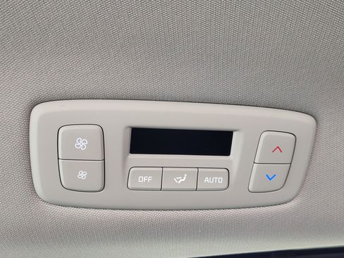 Used 2025 Kia Carnival SX w/ SX Dark Edition Package FWD image 32