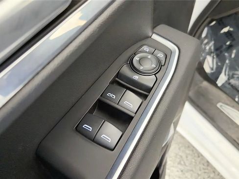 Used 2023 Chevrolet Silverado 1500 LT AWD/4WD image 24