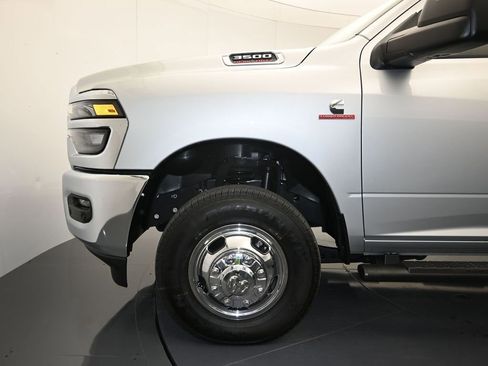 New 2026 RAM 3500 Tradesman AWD/4WD image 9