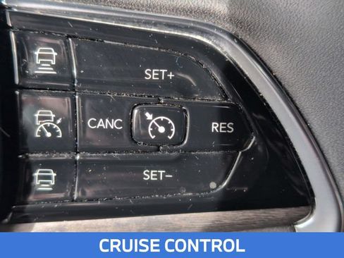 Used 2025 Jeep Grand Cherokee L Overland w/ Luxury Tech Group IV AWD/4WD image 23