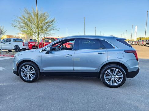 Used 2025 Cadillac XT5 Premium Luxury image 2