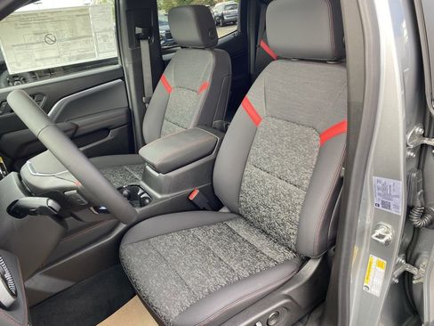 New 2025 Chevrolet Colorado Z71 image 10