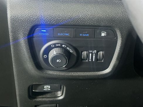 Used 2023 Jeep Grand Cherokee Trailhawk AWD/4WD image 17