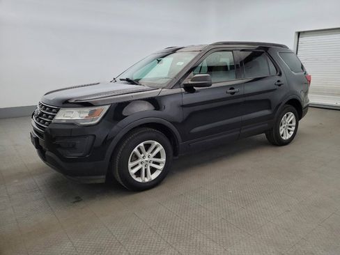 Used 2017 Ford Explorer 4WD image 2