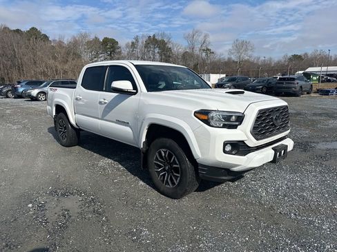 Used 2023 Toyota Tacoma TRD Sport w/ Technology Package image 7