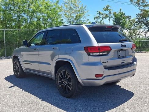 Used 2017 Jeep Grand Cherokee Altitude AWD/4WD image 7