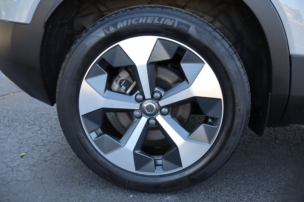 Used 2024 Volvo XC40 B5 Core w/ Protection Package Premier AWD/4WD image 43