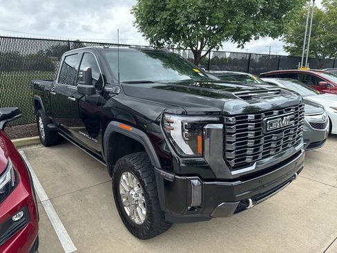 Used 2024 GMC Sierra 2500 Denali Ultimate AWD/4WD image 2