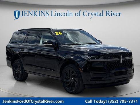 New 2026 Lincoln Navigator Reserve w/ Jet Appearance Package AWD/4WD image 1