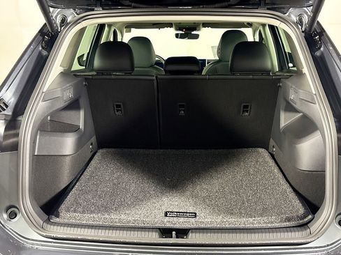 New 2025 Volkswagen Tiguan SE image 21