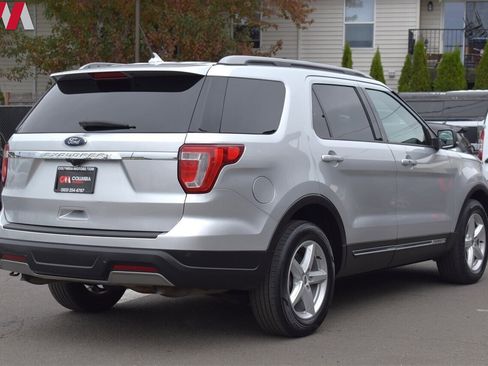 Used 2019 Ford Explorer XLT w/ Equipment Group 201A image 5