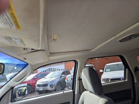 Used 2009 Ford Escape XLT image 17