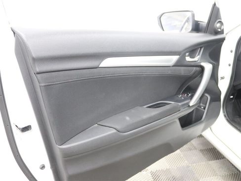 Used 2019 Honda Civic EX image 14