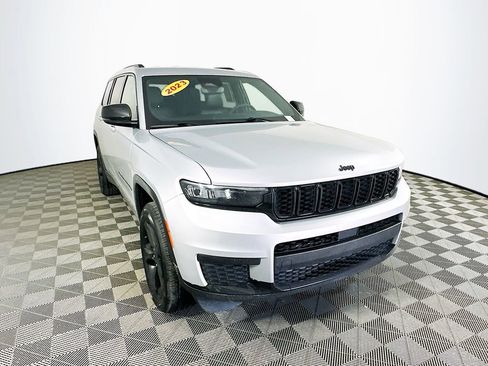 Certified 2023 Jeep Grand Cherokee L Laredo image 2