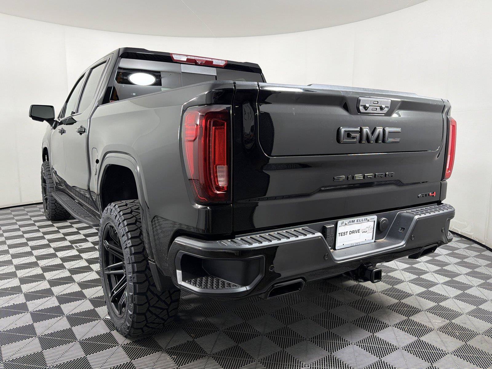 New 2026 GMC Sierra 1500 AT4 w/ AT4 Premium Package AWD/4WD image 4