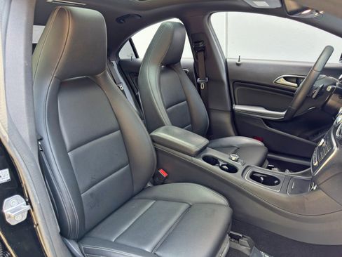 Used 2018 Mercedes-Benz CLA 250 4MATIC image 35