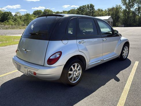 Used 2010 Chrysler PT Cruiser w/ PT Cruiser Couture Edition FWD image 5