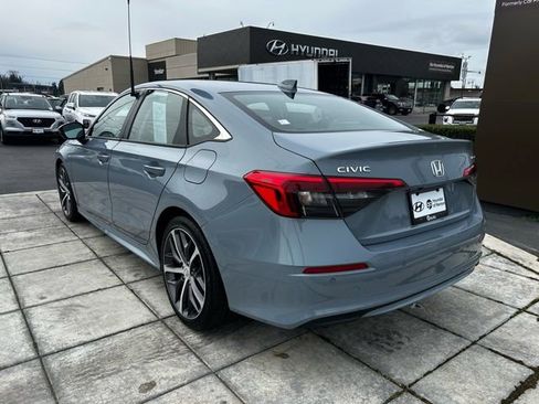 Used 2023 Honda Civic Touring image 6