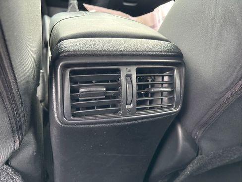 Used 2021 Nissan Rogue Sport S image 29