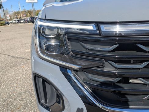 Used 2026 Volkswagen Atlas Cross Sport SE image 10